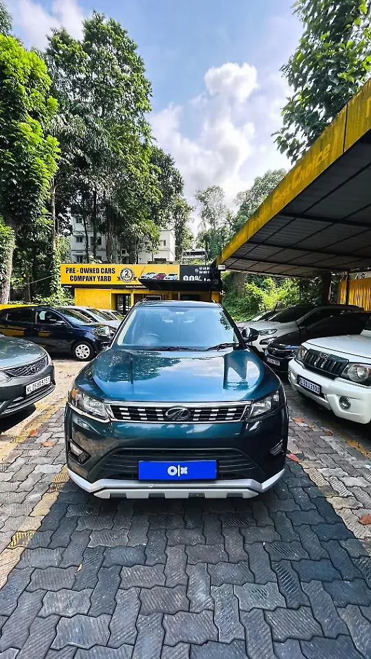 2019 Mahindra XUV300 W6 1.2 Petrol [2019] 1