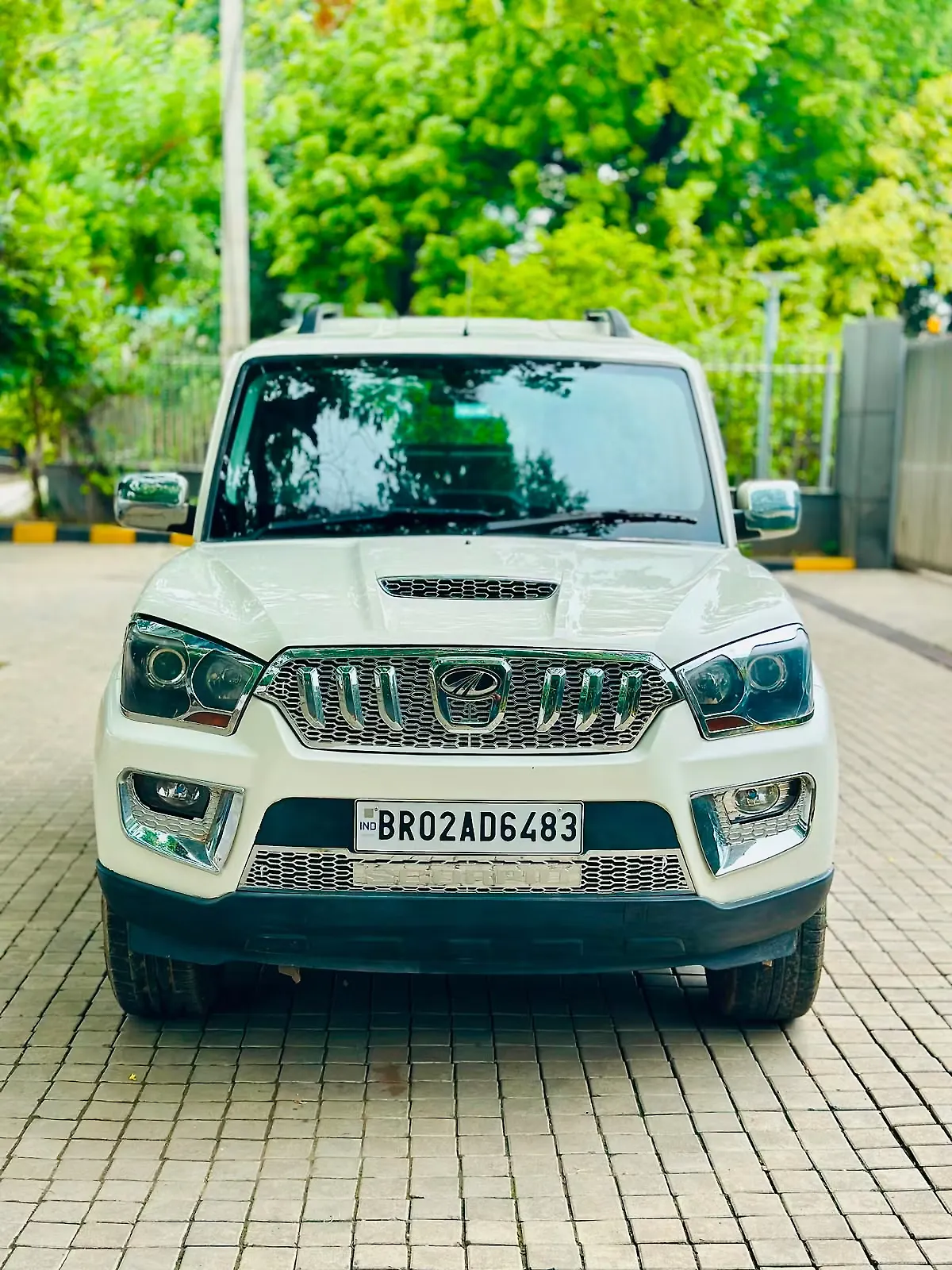 2016 Mahindra Scorpio S10 1