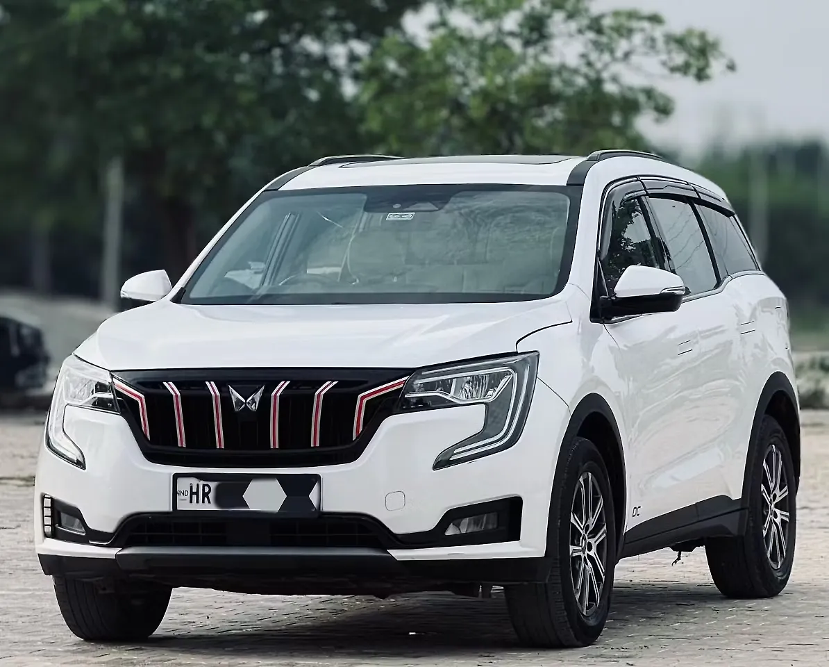 2023 Mahindra XUV700 AX 7 Diesel MT 7 STR [2023-2024] 1