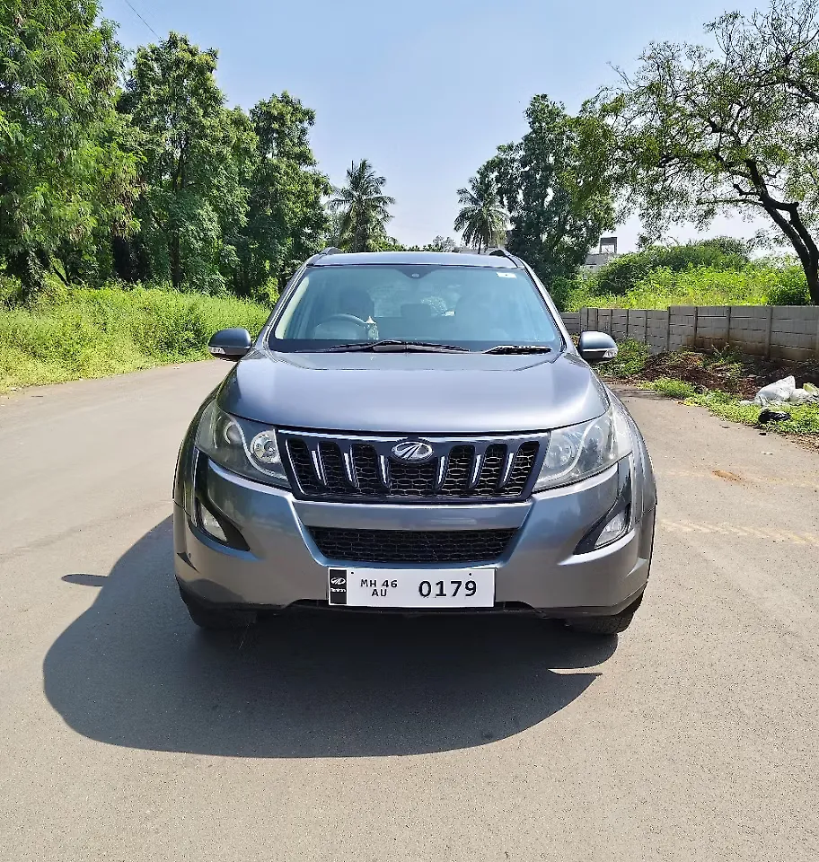 2016 Mahindra XUV500 W6 1