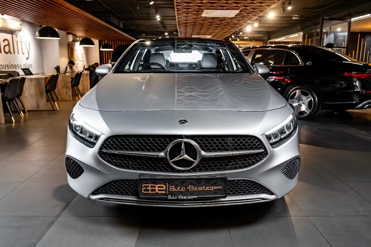 2024 Mercedes-Benz A-Class Limousine 200 1