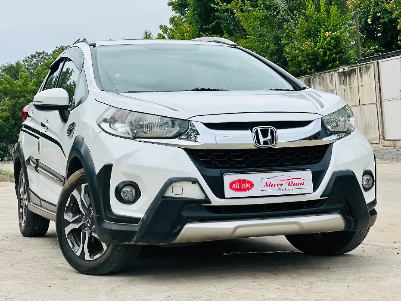 2017 Honda WR-V VX MT Petrol 1
