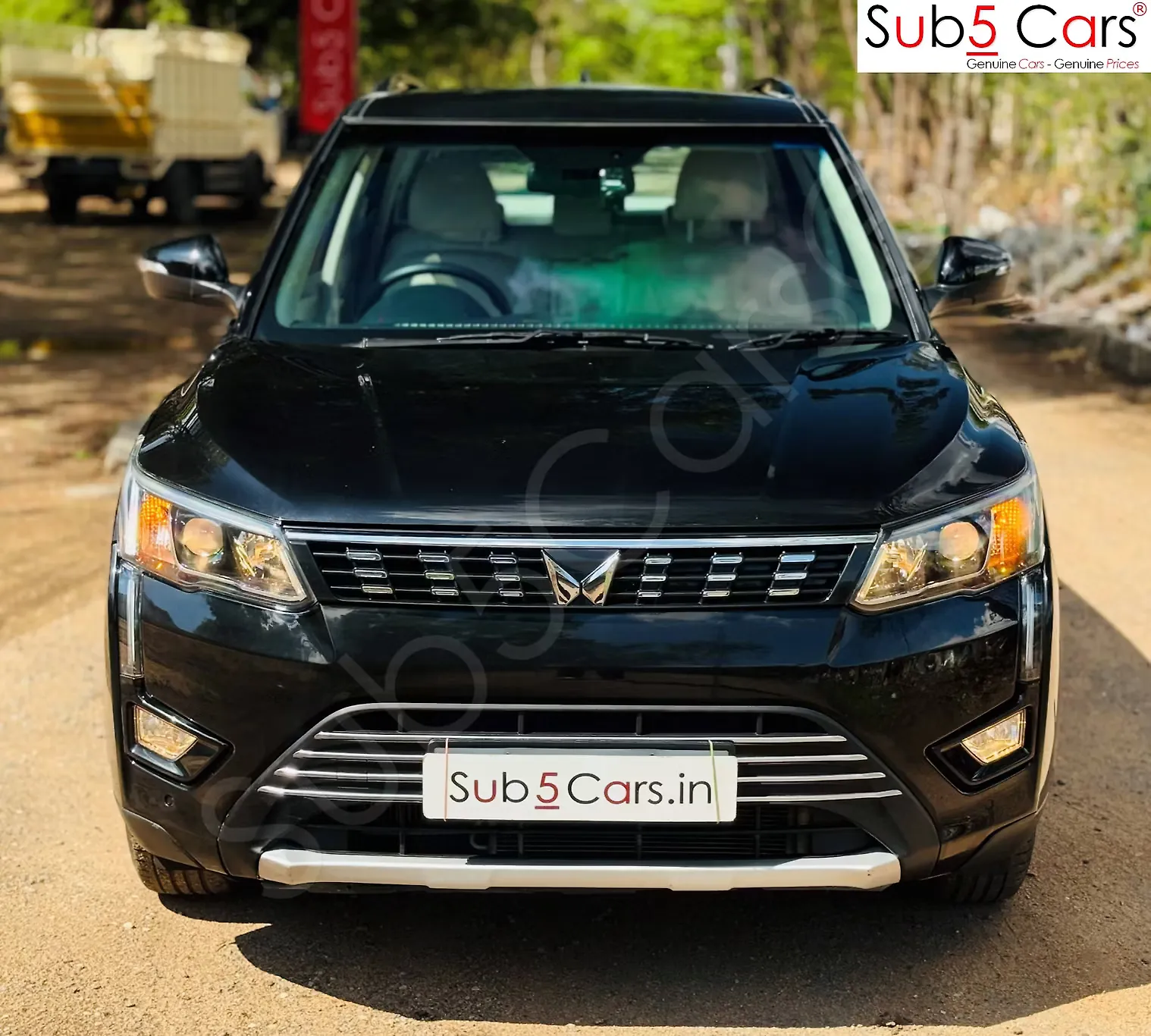 2023 Mahindra XUV300 W8 (O) 1.2 Petrol 1