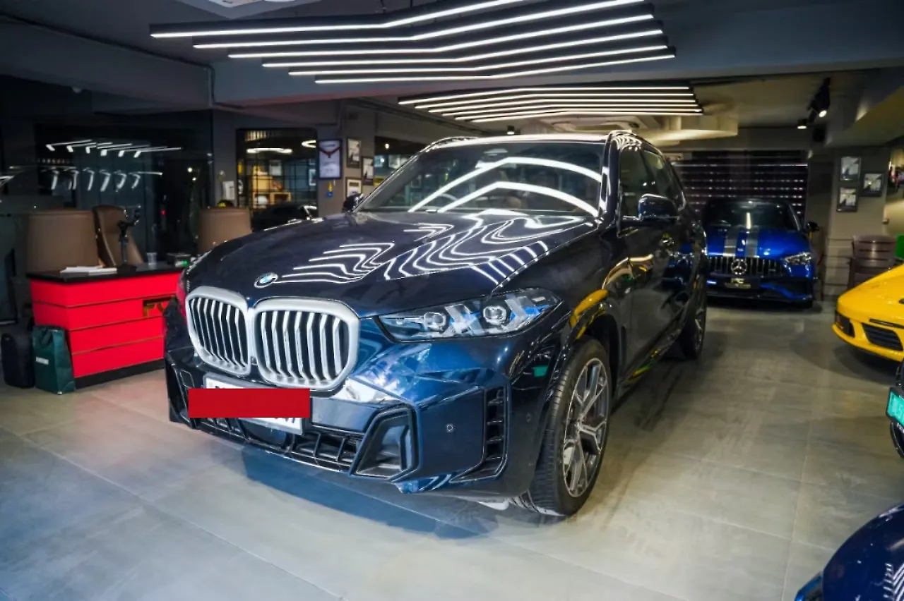 2025 BMW X5 xDrive40i M Sport 1