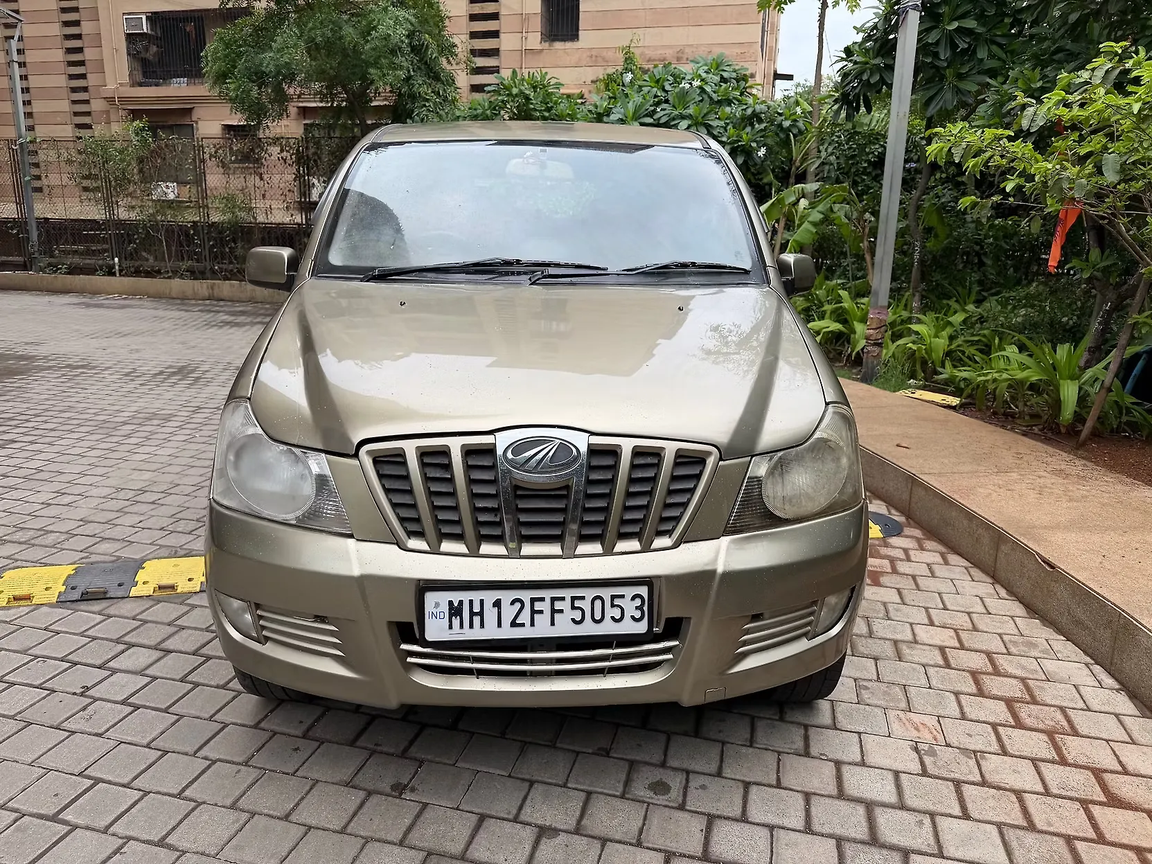 2009 Mahindra Xylo E8 BS-IV 1