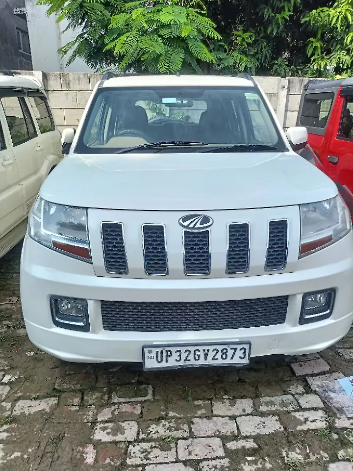 2016 Mahindra TUV300 T8 1