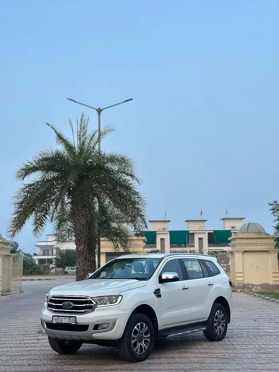 2021 Ford Endeavour Titanium Plus 2.0 4x2 AT 1
