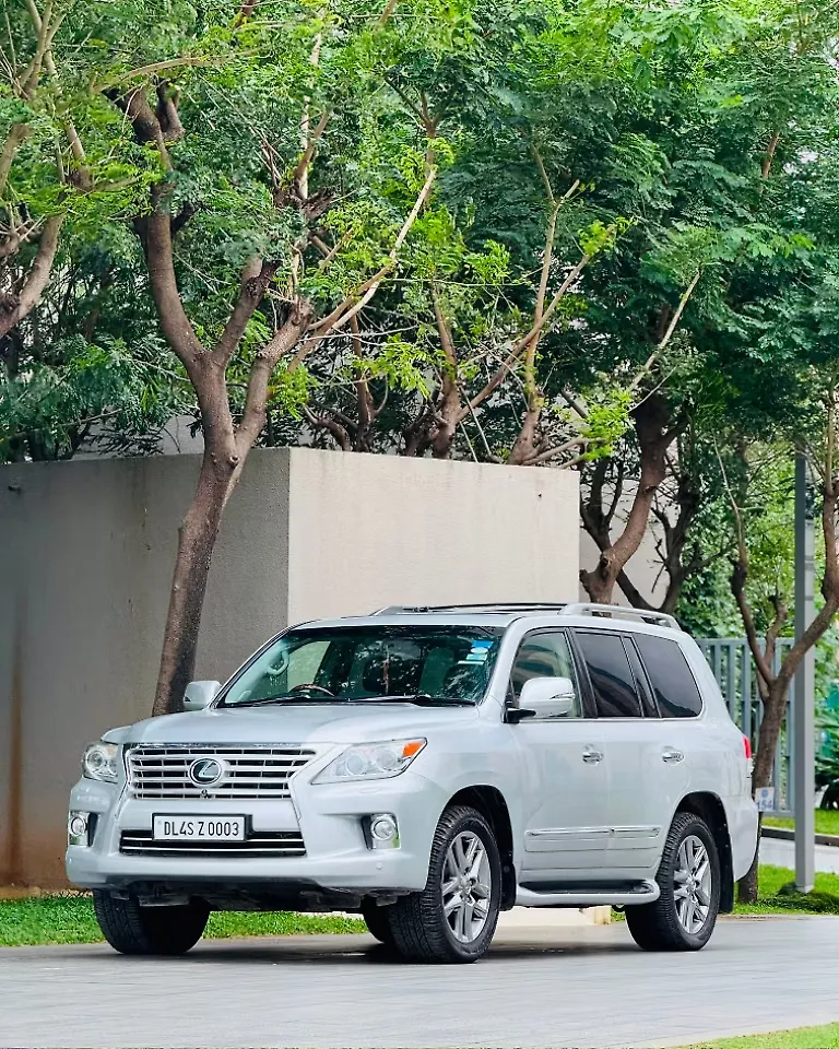 2013 Lexus LX V8 AT 1
