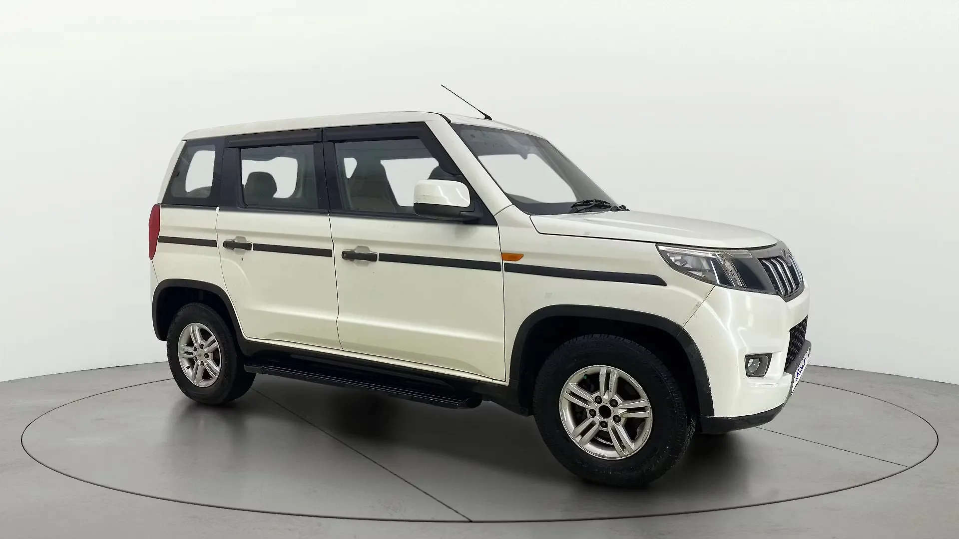 2022 Mahindra Bolero Neo N10 R 1