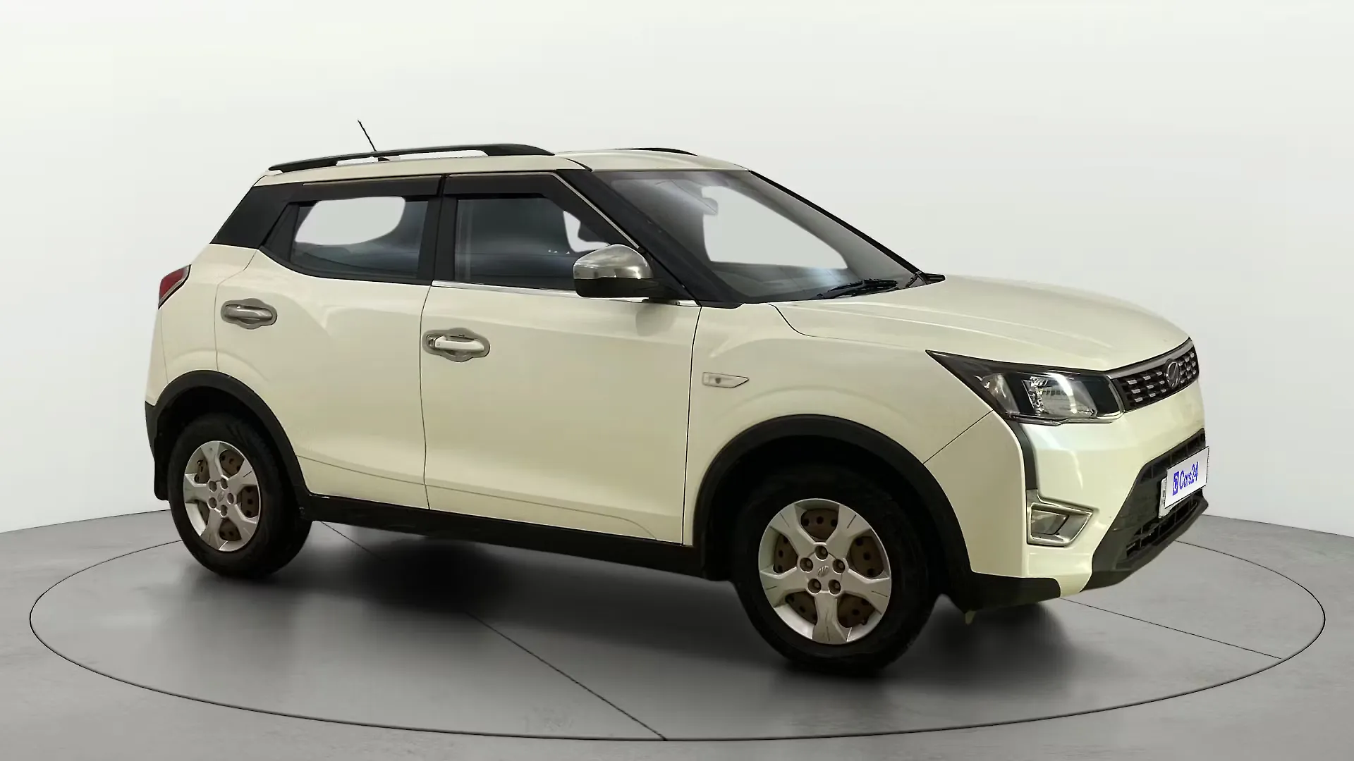 2022 Mahindra XUV300 W8 (O) 1.2 Petrol AMT 1