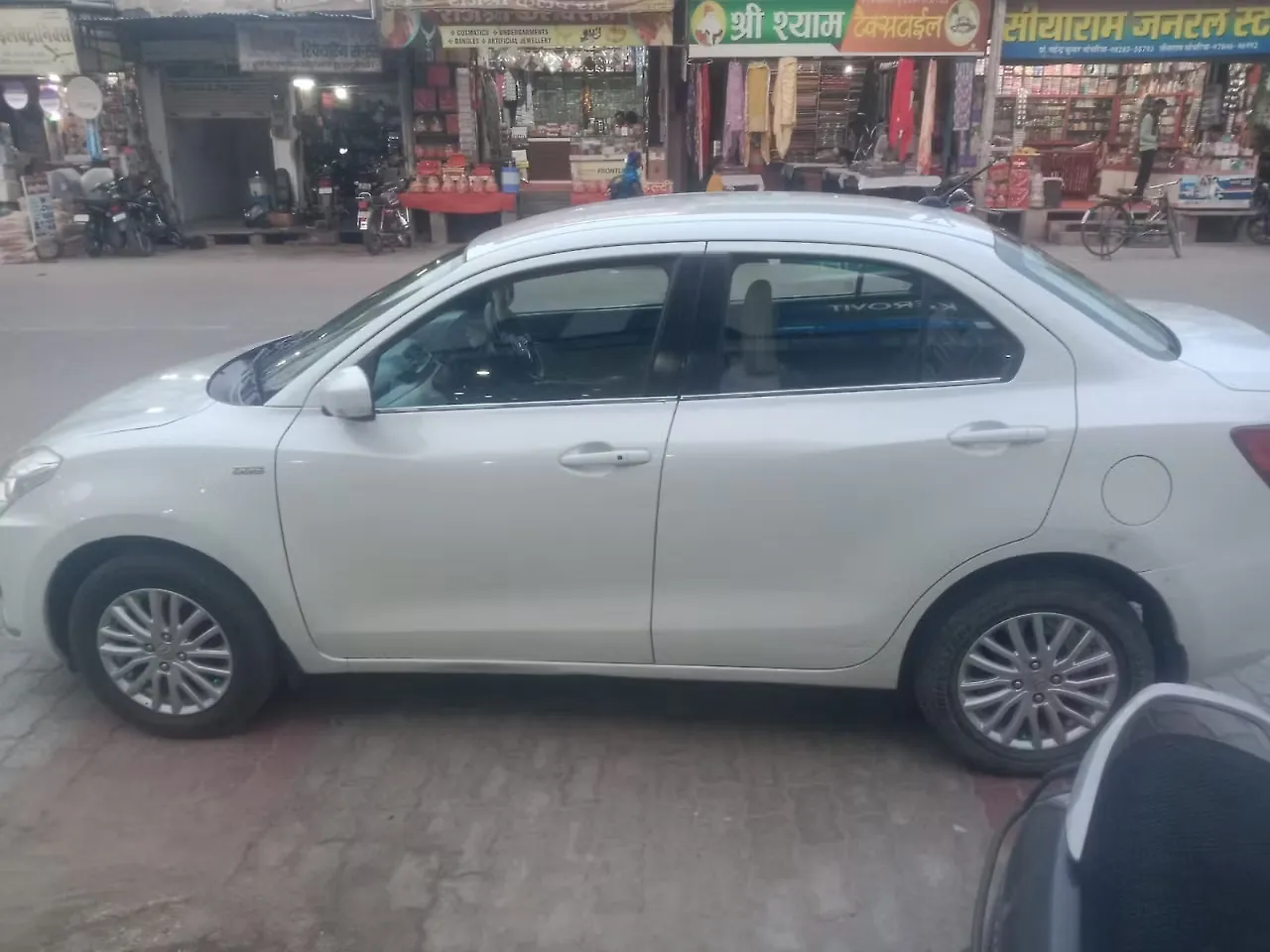 2017 मारुति सुज़ुकी स्विफ़्ट डिज़ायर ज़ेडडीआई एएमटी 1