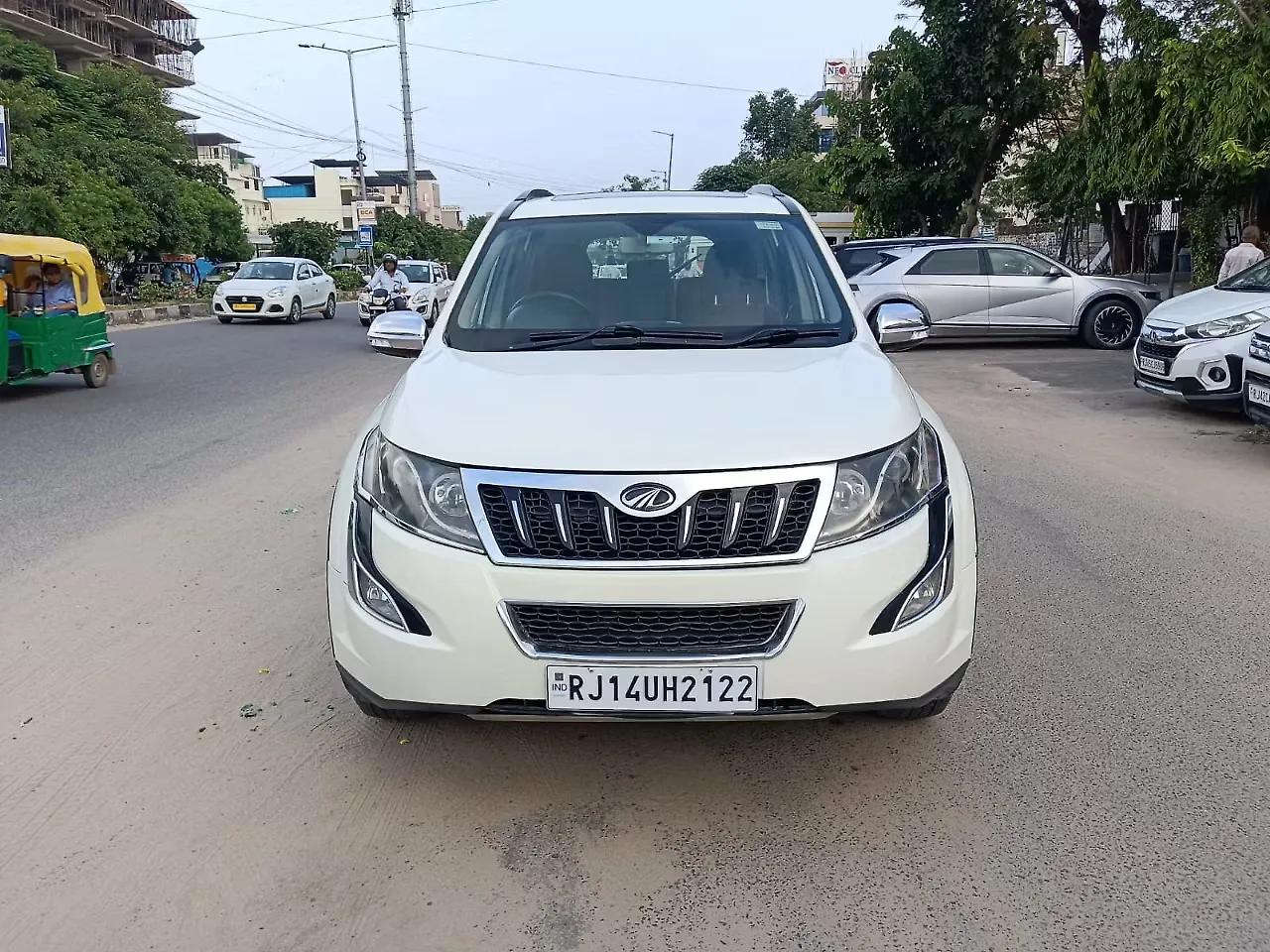 2015 Mahindra XUV500 W10 1