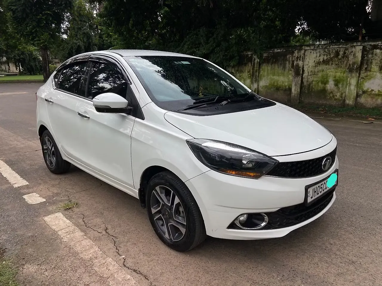 2018 Tata Tigor Revotorq XZ (O) 1