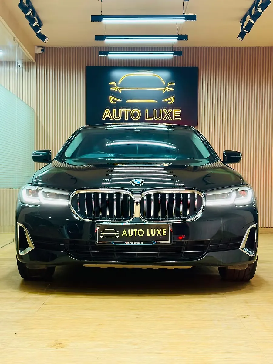 2022 BMW 5-Series 520d Luxury Line 1