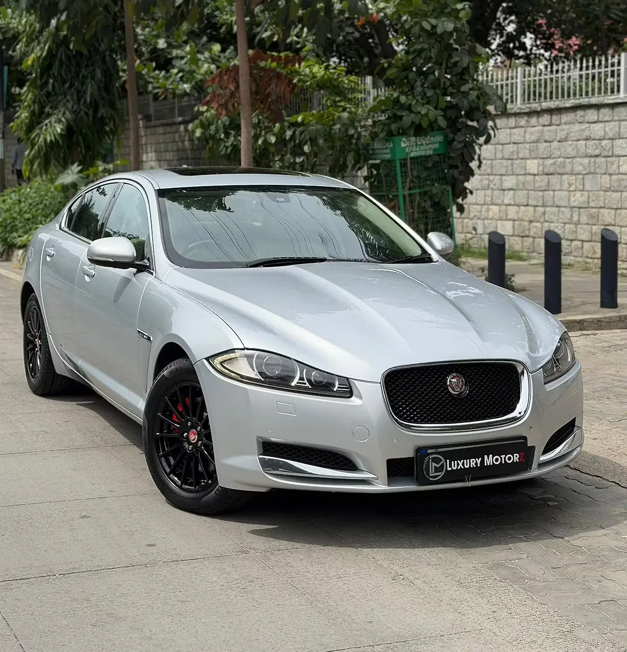 2014 Jaguar XF 2.2 Diesel 1