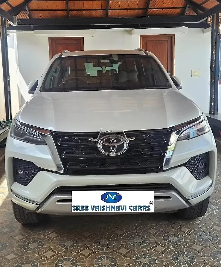 2022 Toyota Fortuner 4x2 2WD Diesel 2.8L Turbo Automatic 1