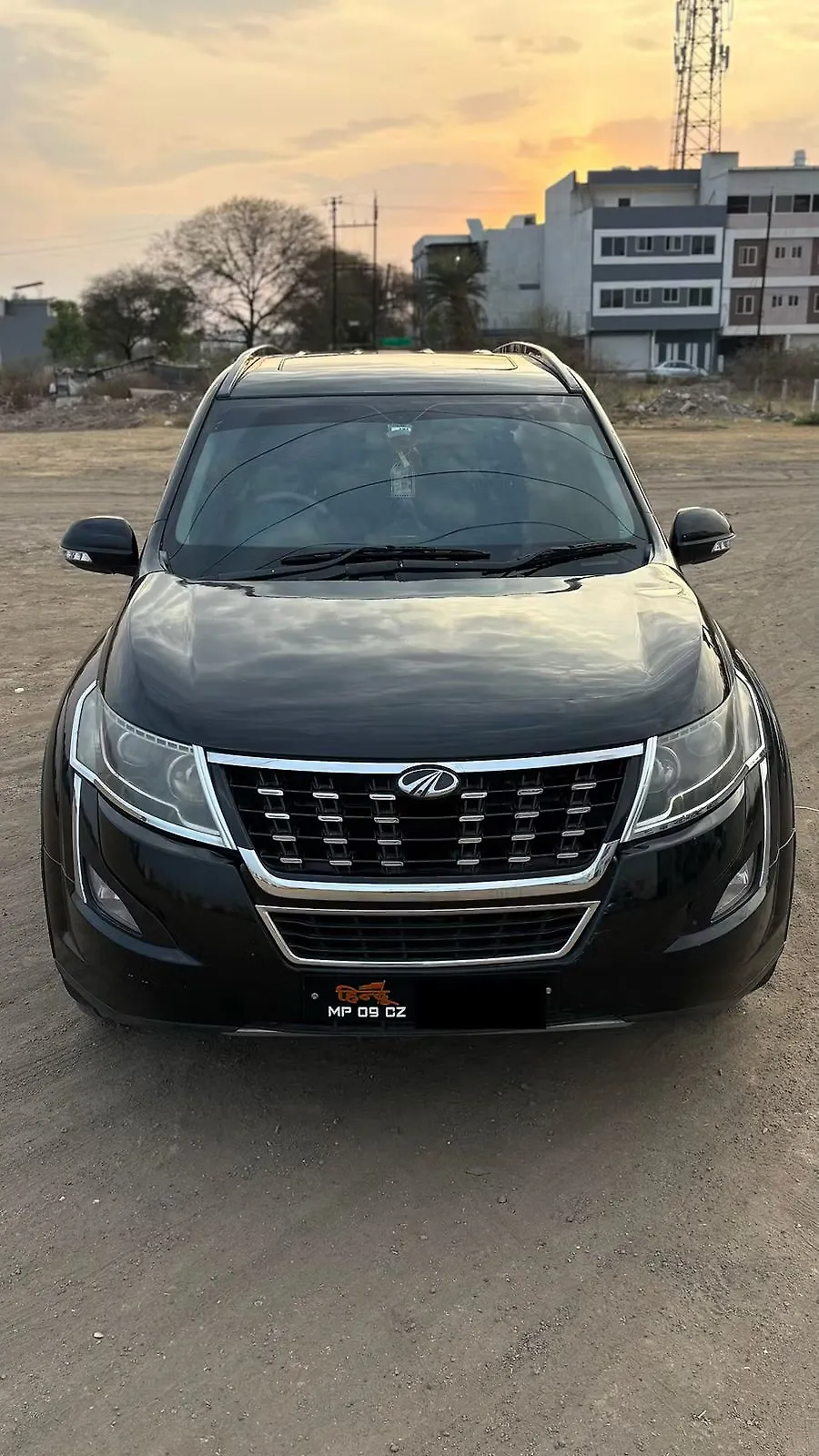 2018 Mahindra XUV500 W11 [2018-2020] 1