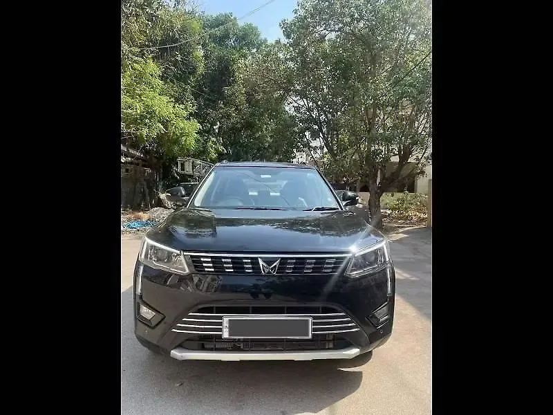 2024 Mahindra XUV300 W8 (O) 1.2 Petrol 1