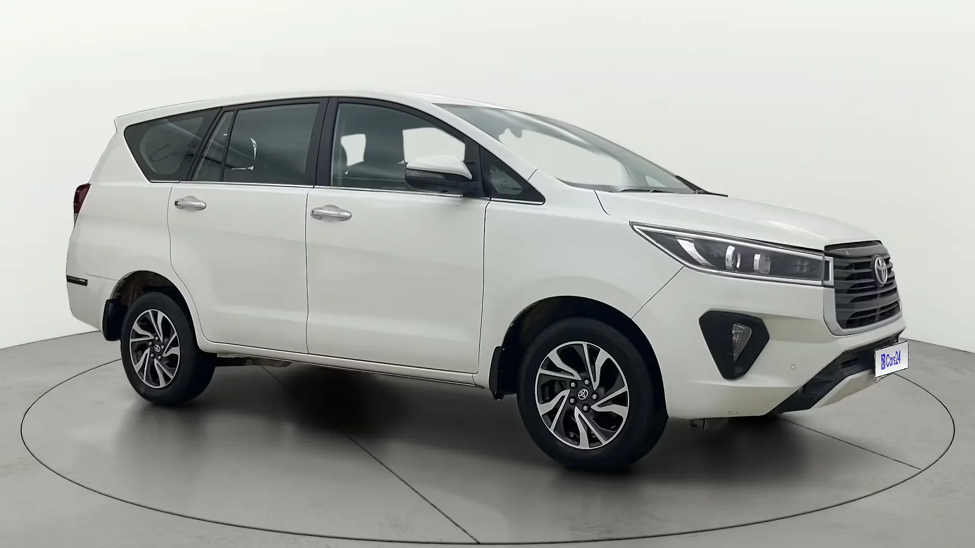 2022 Toyota Innova Crysta VX 2.4 8 STR 1