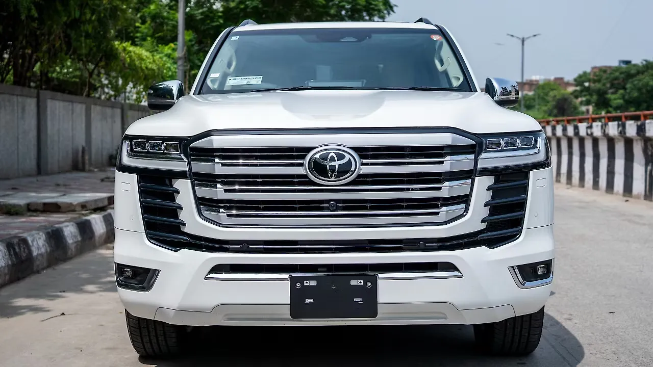 2026 Toyota Land Cruiser 300 1