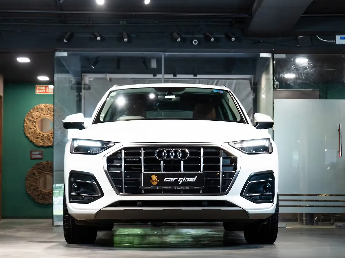 2022 Audi Q5 Technology 45 TFSI [2021-2024] 1