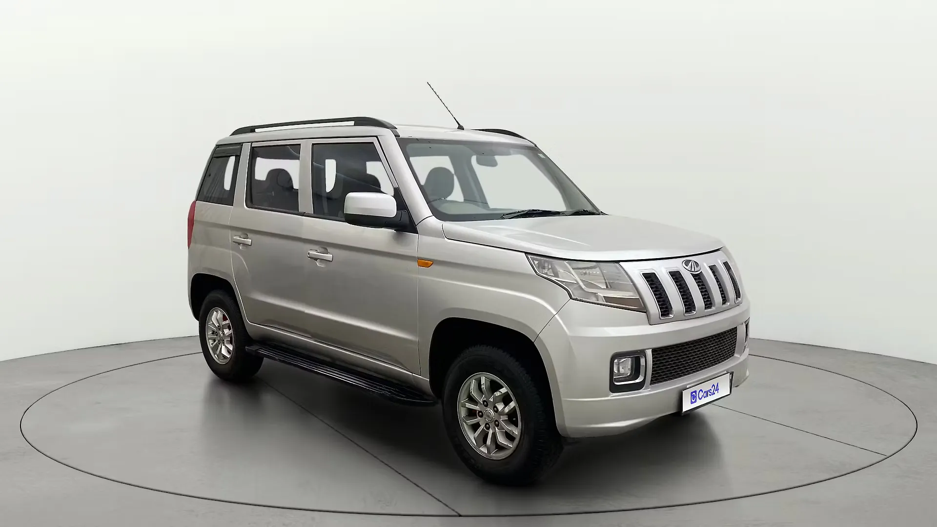 2018 Mahindra TUV300 T8 1