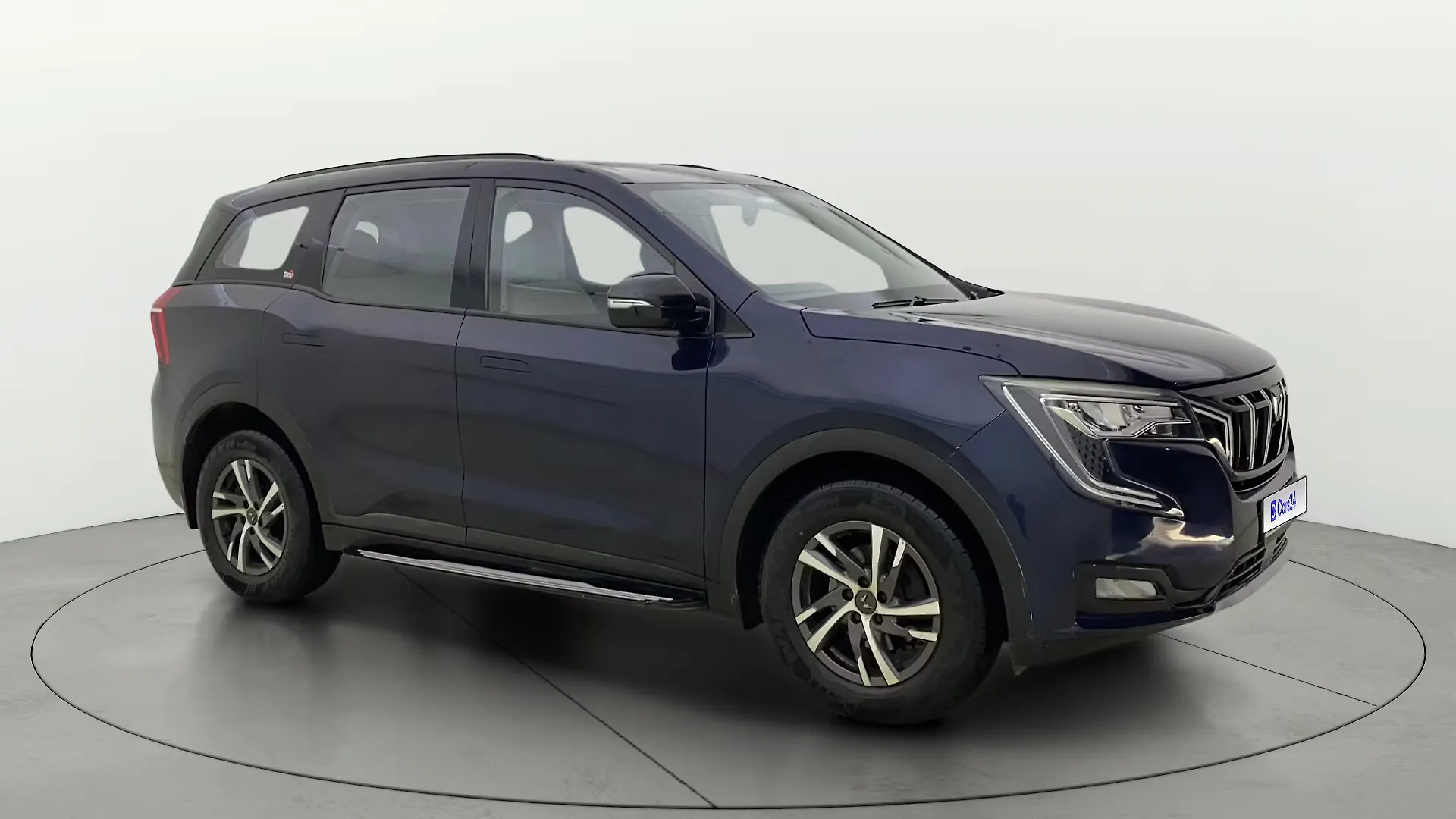 2022 Mahindra XUV700 AX 5 Petrol AT 5 STR [2021] 1
