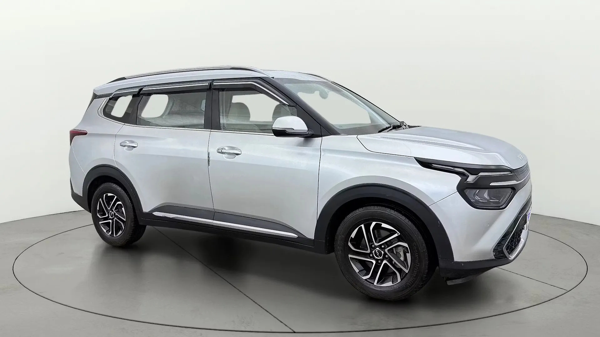2022 Kia Carens Luxury Plus 1.5 Diesel 7 STR 1
