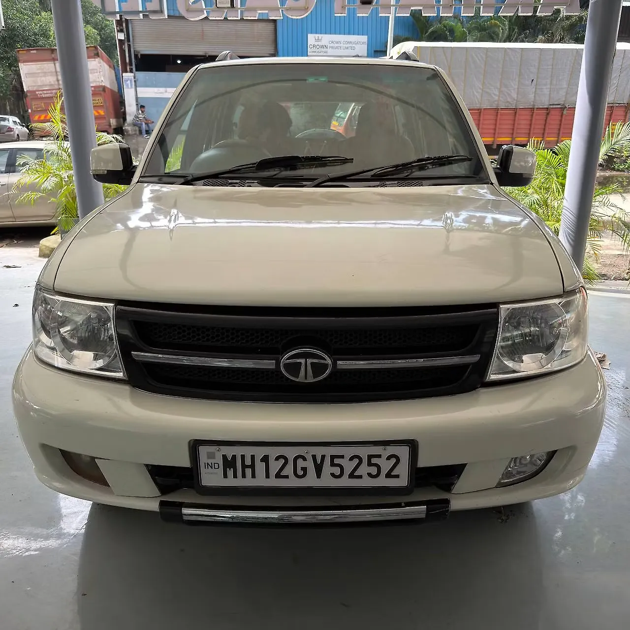 2011 Tata Safari 4x2 EX DiCOR 2.2 VTT 1