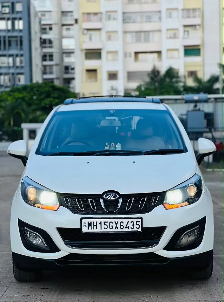 2019 Mahindra Marazzo M6 8 STR 1