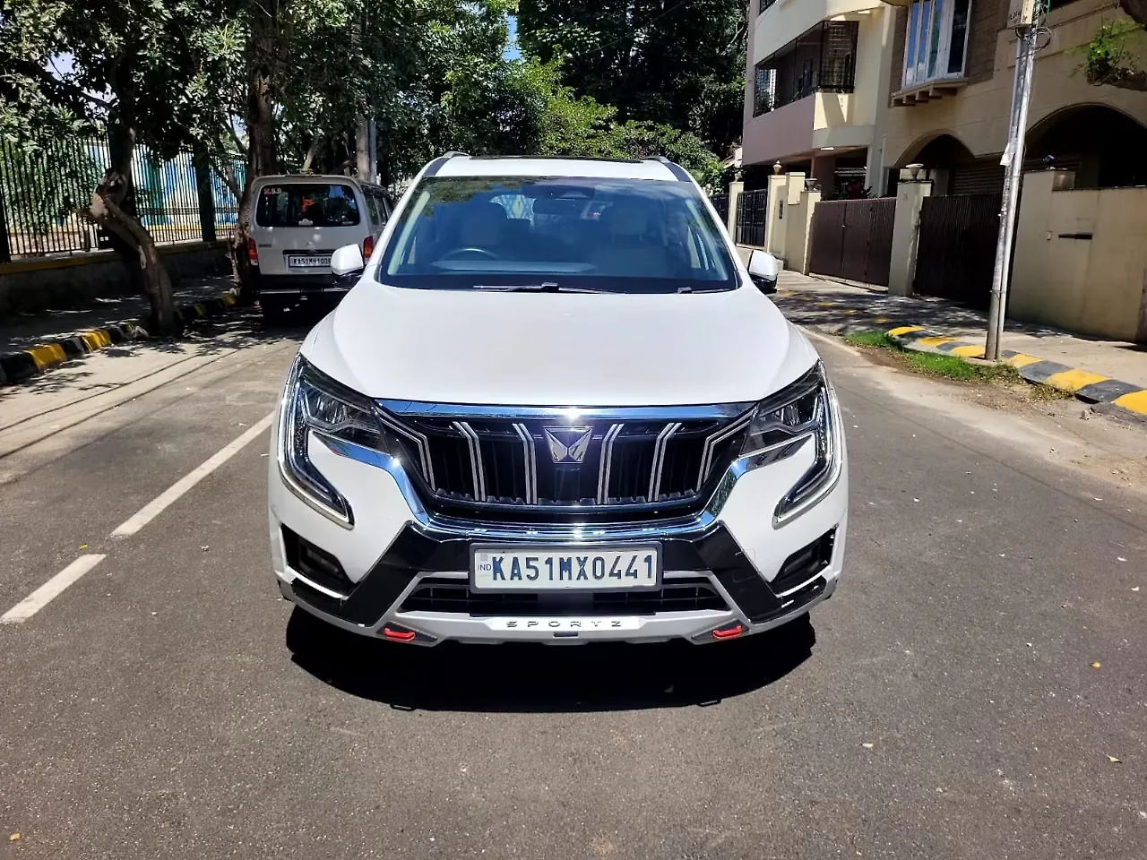 2024 Mahindra XUV700 AX7 Luxury Pack AWD Diesel 2.2L Turbo Automatic 7 STR 1