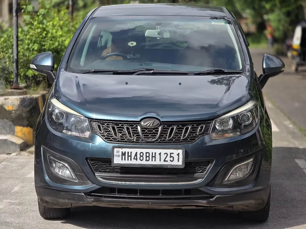 2018 Mahindra Marazzo M6 7 STR 1