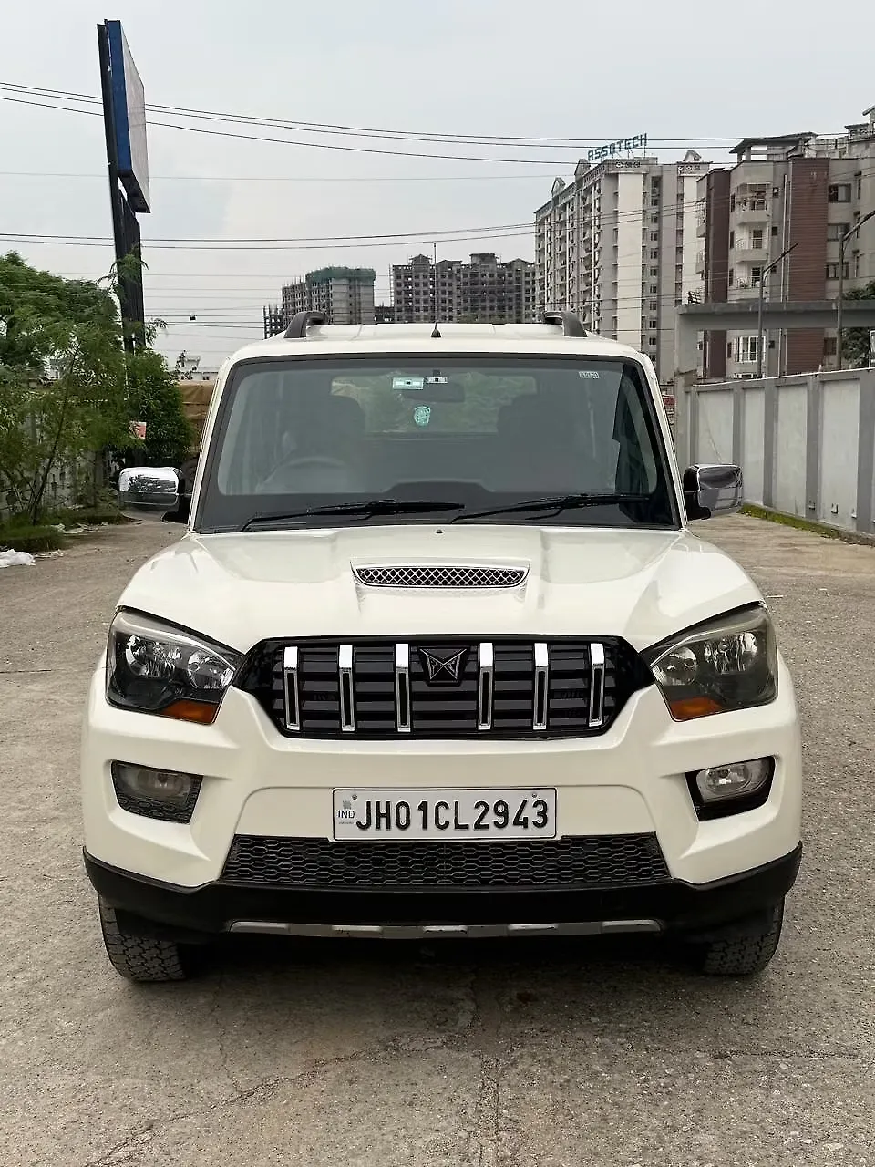 2017 Mahindra Scorpio S2 1