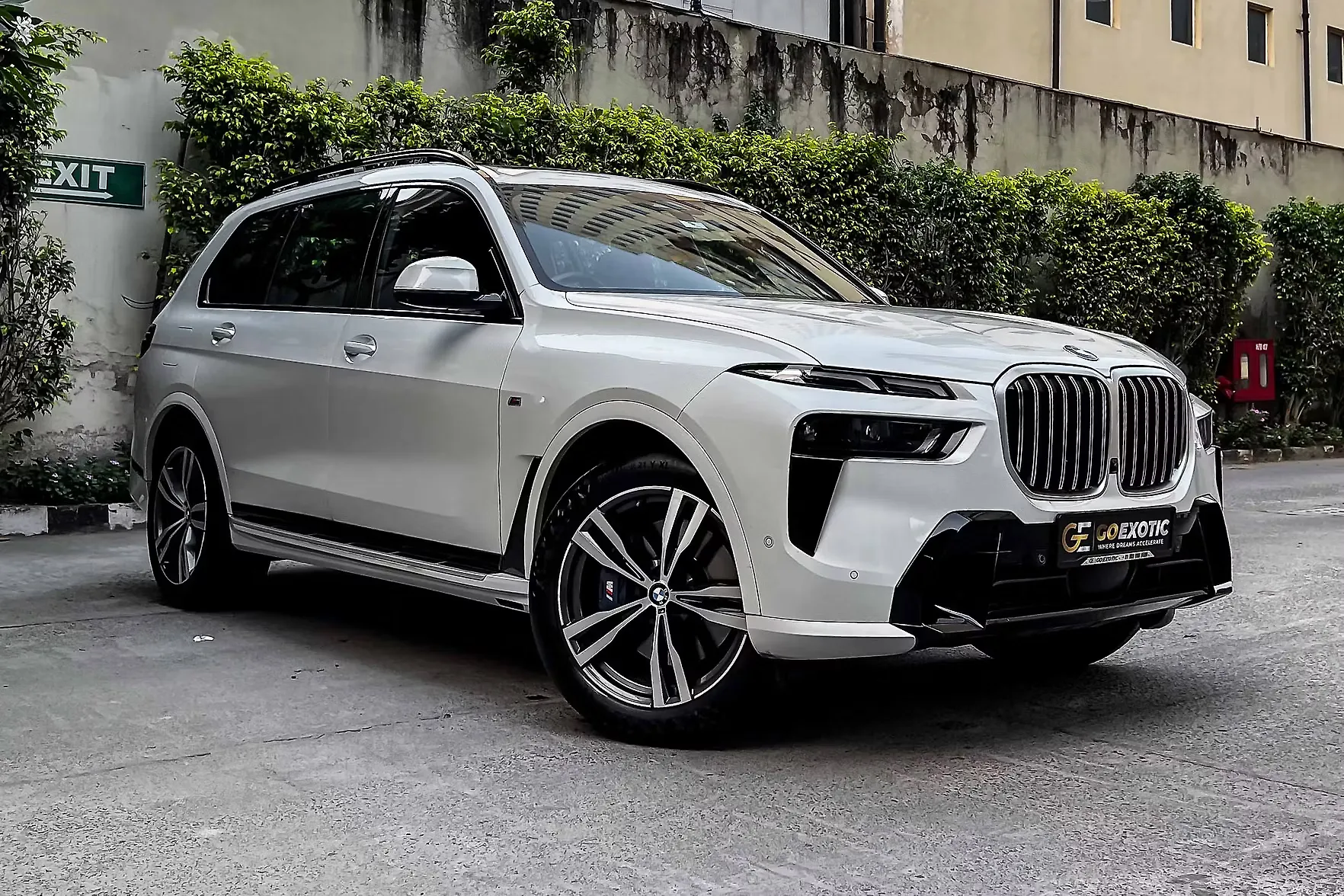 2023 BMW X7 xDrive40i M Sport (Petrol) 1