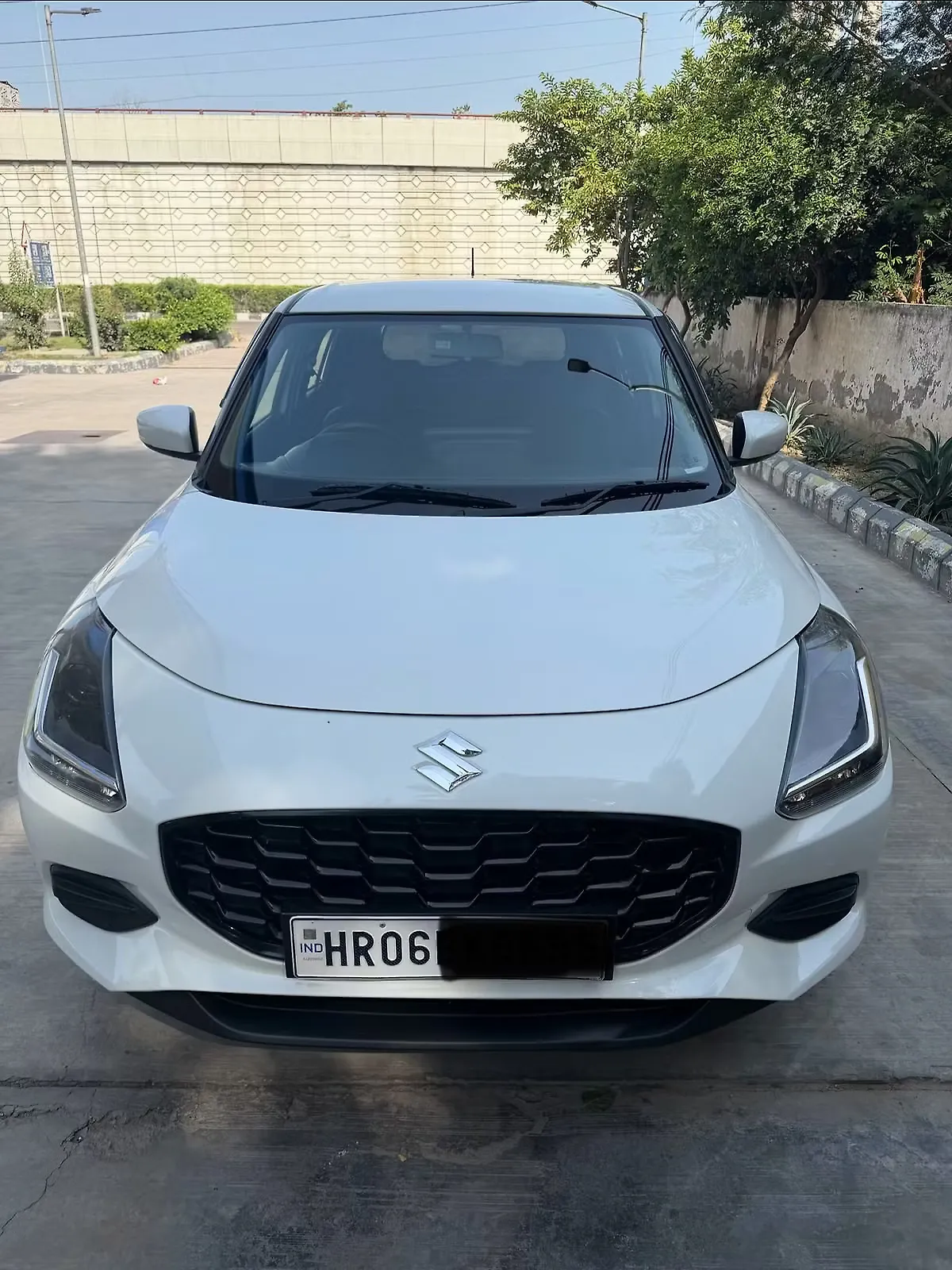 2025 Maruti Suzuki Swift VXi Petrol Automatic (AMT) [2024-2026] 1