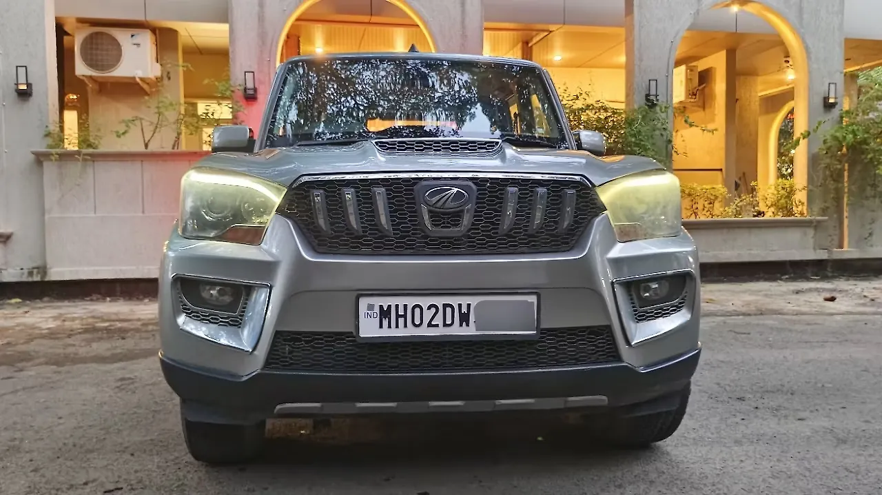 2015 Mahindra Scorpio S10 1