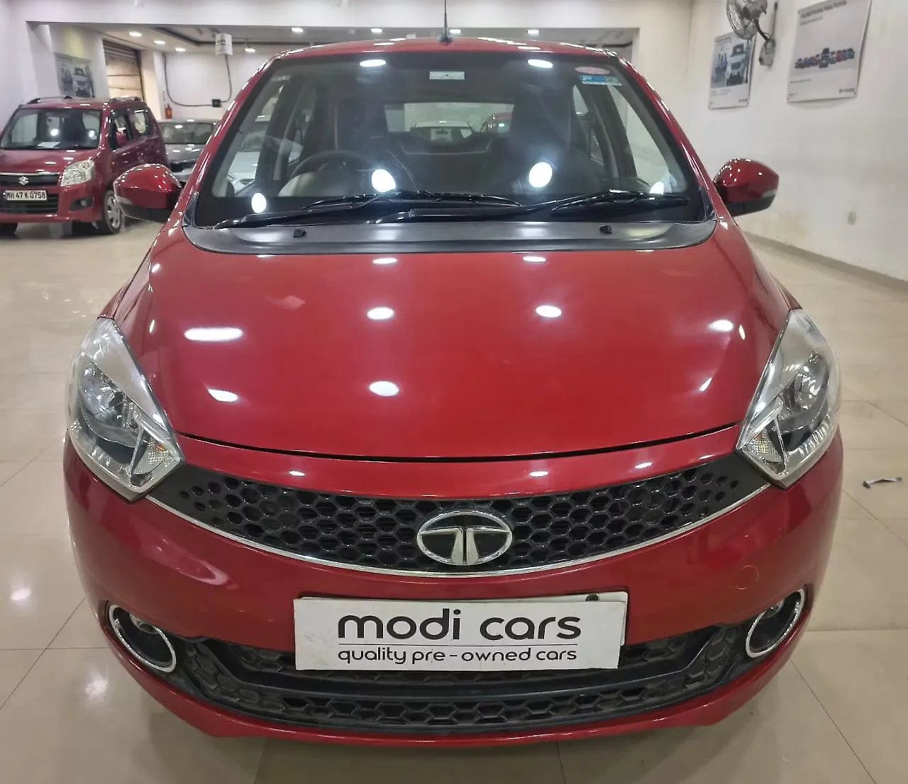 2018 Tata Tiago Revotron XZA [2017-2019] 1