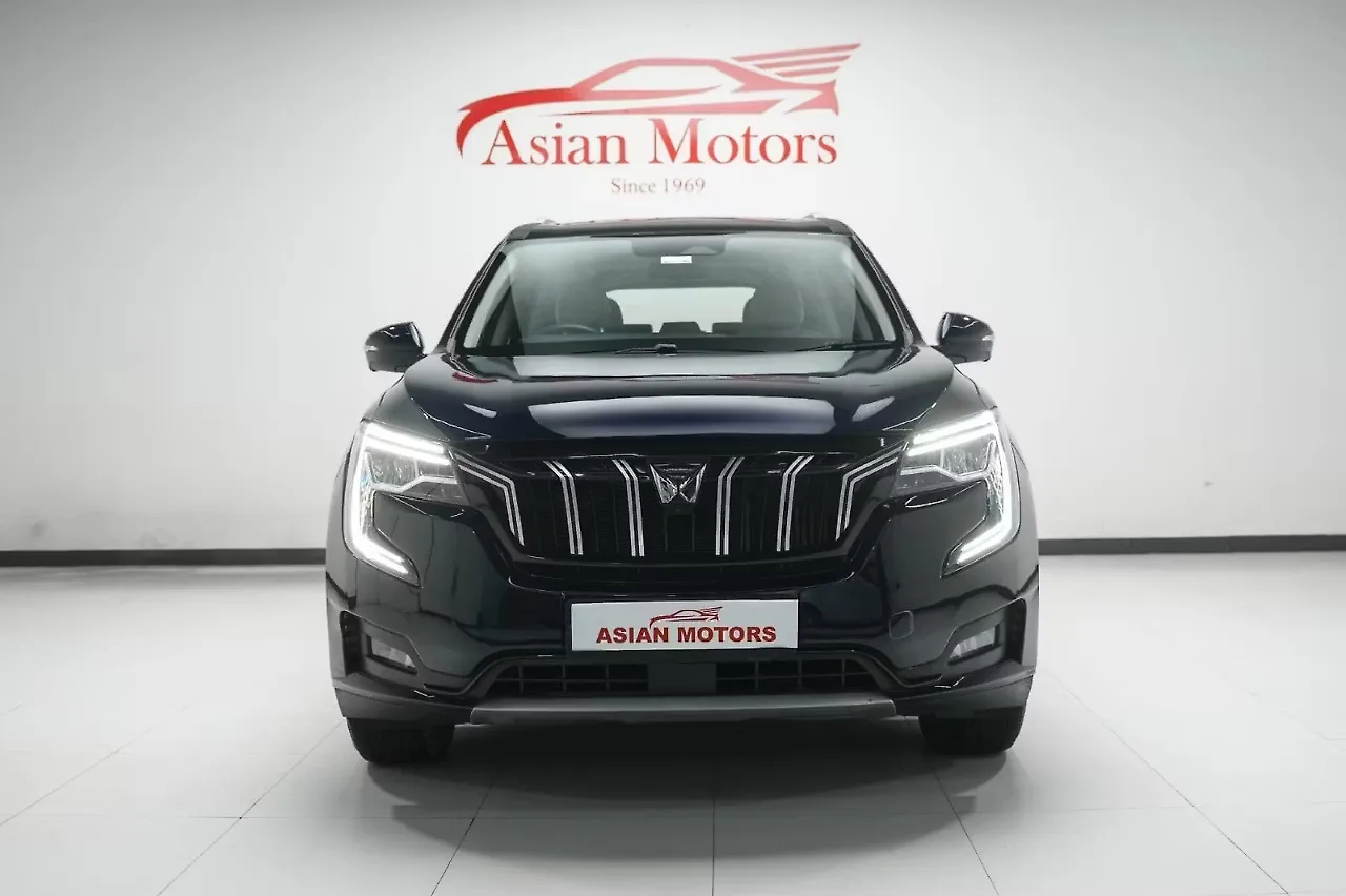 2023 Mahindra XUV700 AX 7 Diesel  AT Luxury Pack 7 STR [2021] 1