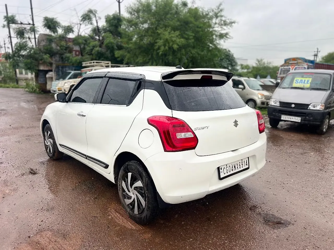 2022 Maruti Suzuki Swift VXi [2021-2023] 1