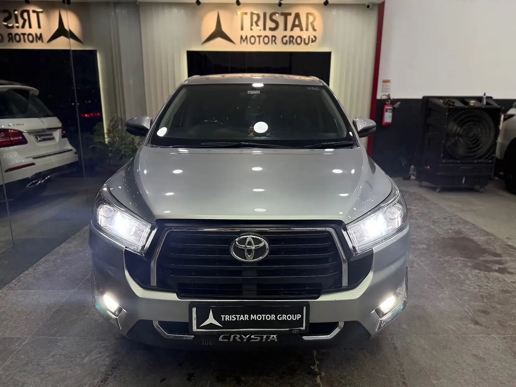 2024 Toyota Innova Crysta VX Diesel Manual 7 STR 1