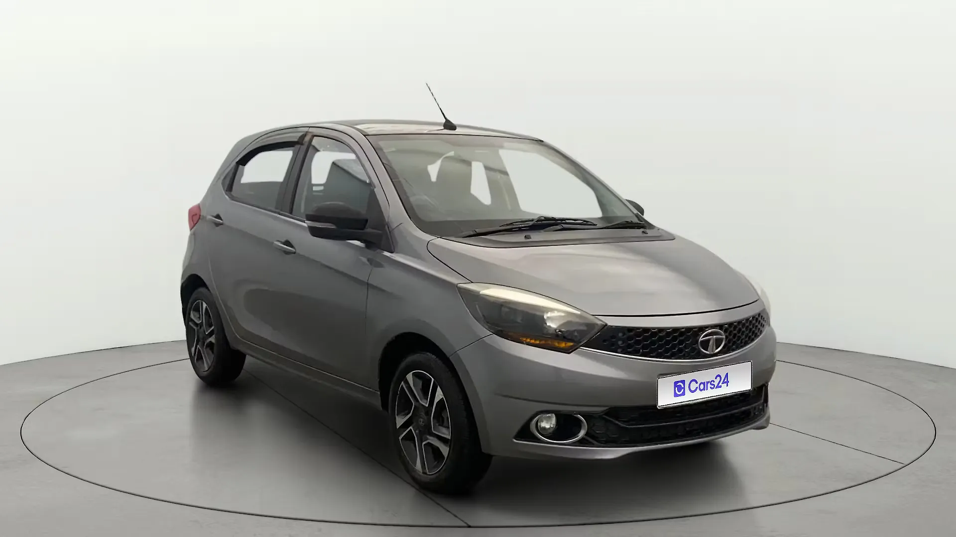 2018 Tata Tiago Revotron XZ 1