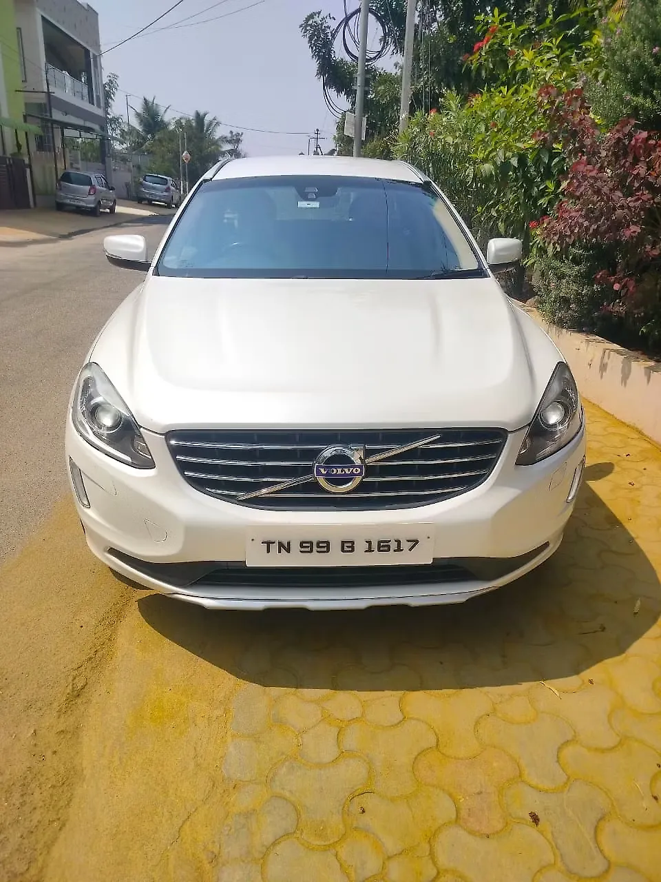 2015 Volvo XC60 Kinetic D4 1