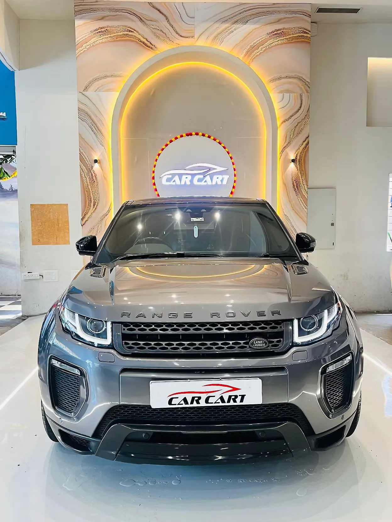 2019 Land Rover Range Rover Evoque SE 1