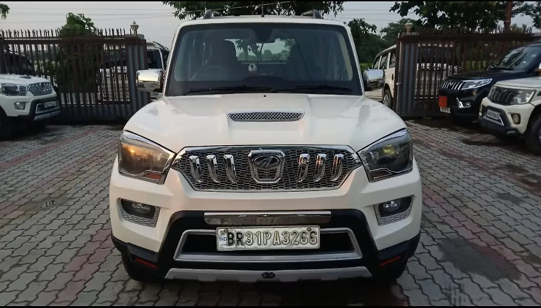 2017 Mahindra Scorpio S10 2WD Intelli-Hybrid 1