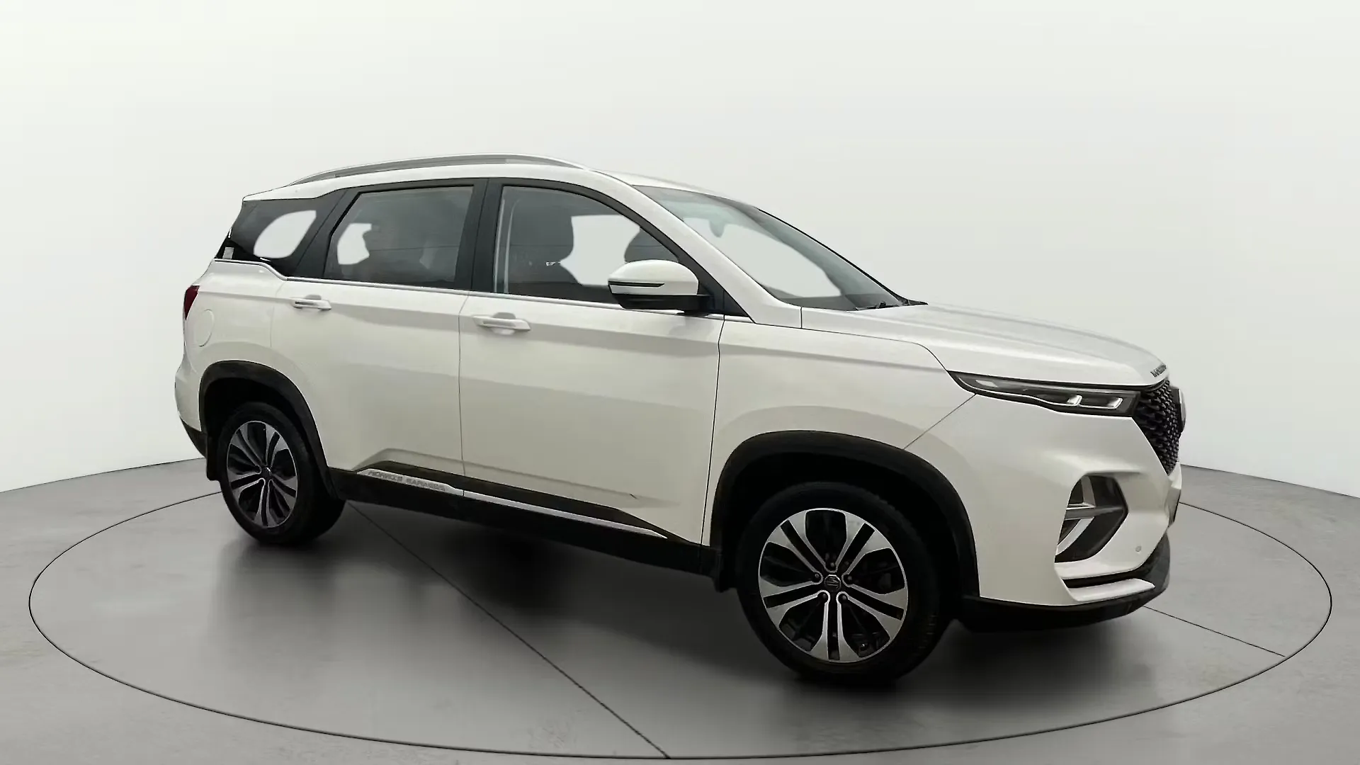 2022 MG Hector Plus Sharp 1.5 Petrol Turbo Hybrid MT 6-STR 1