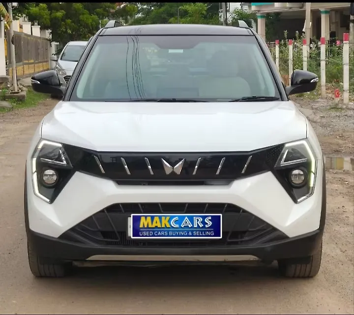 2024 Mahindra XUV 3XO AX7L Diesel 1.5L Turbo Manual Dual Tone 1