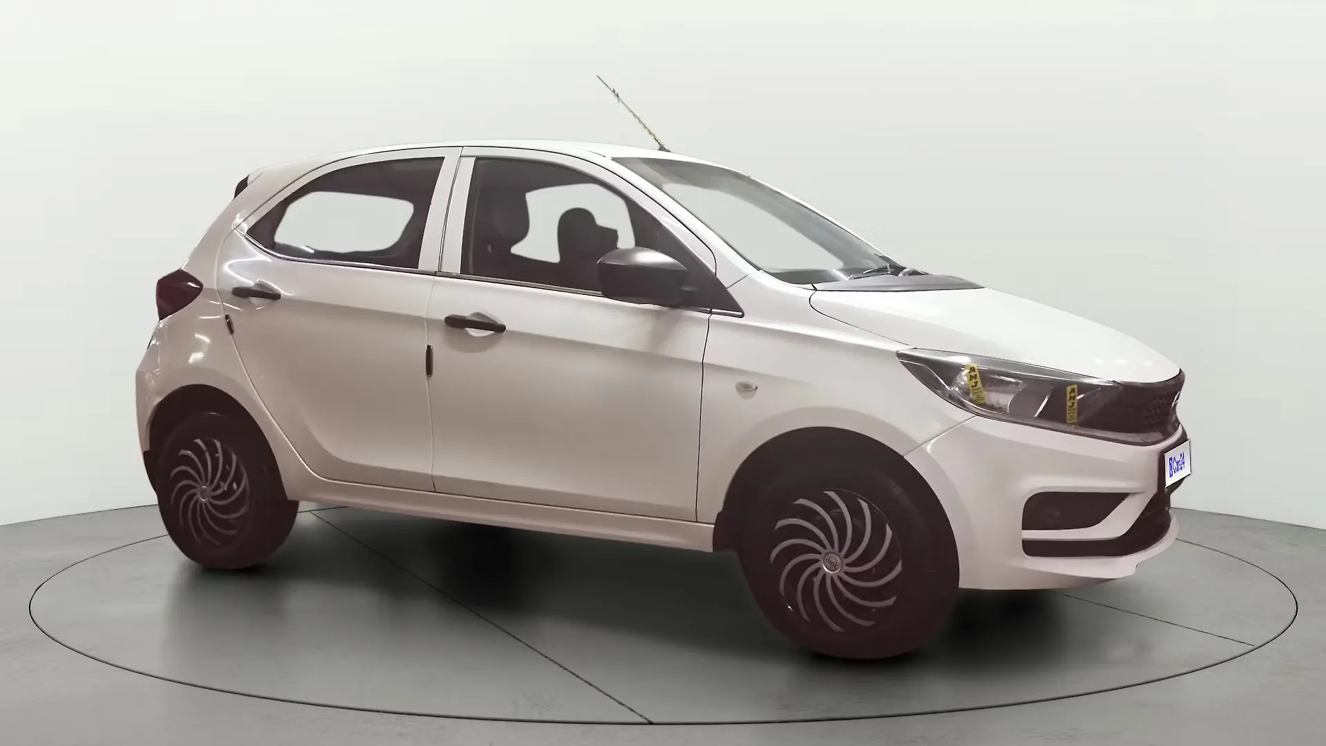 2023 टाटा टियागो XM आईसीएनजी [2023-2025] 1