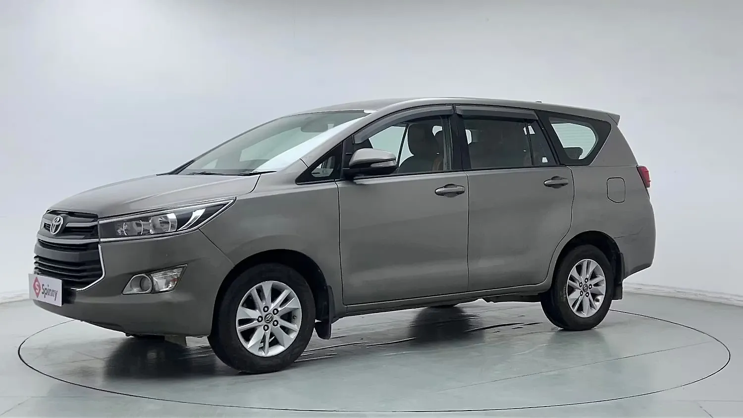 2016 Toyota Innova Crysta 2.4 G 8 STR [2016-2017] 1