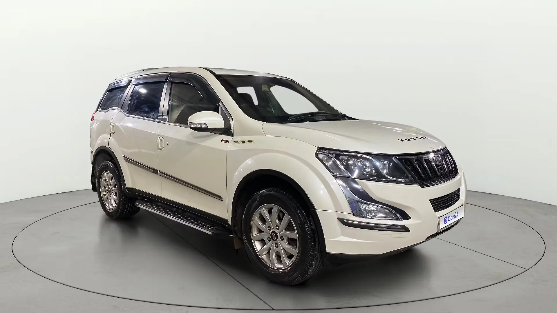 2017 Mahindra XUV500 G AT 1