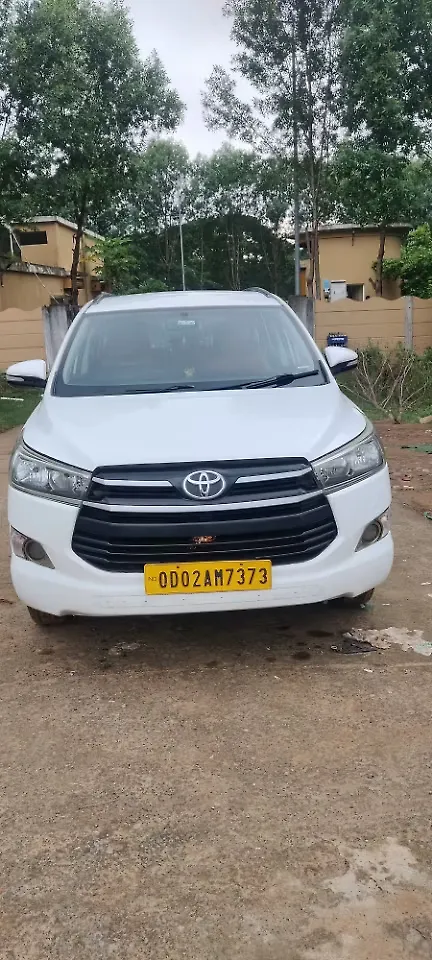 2017 Toyota Innova Crysta 2.4 G 8 STR [2016-2017] 1